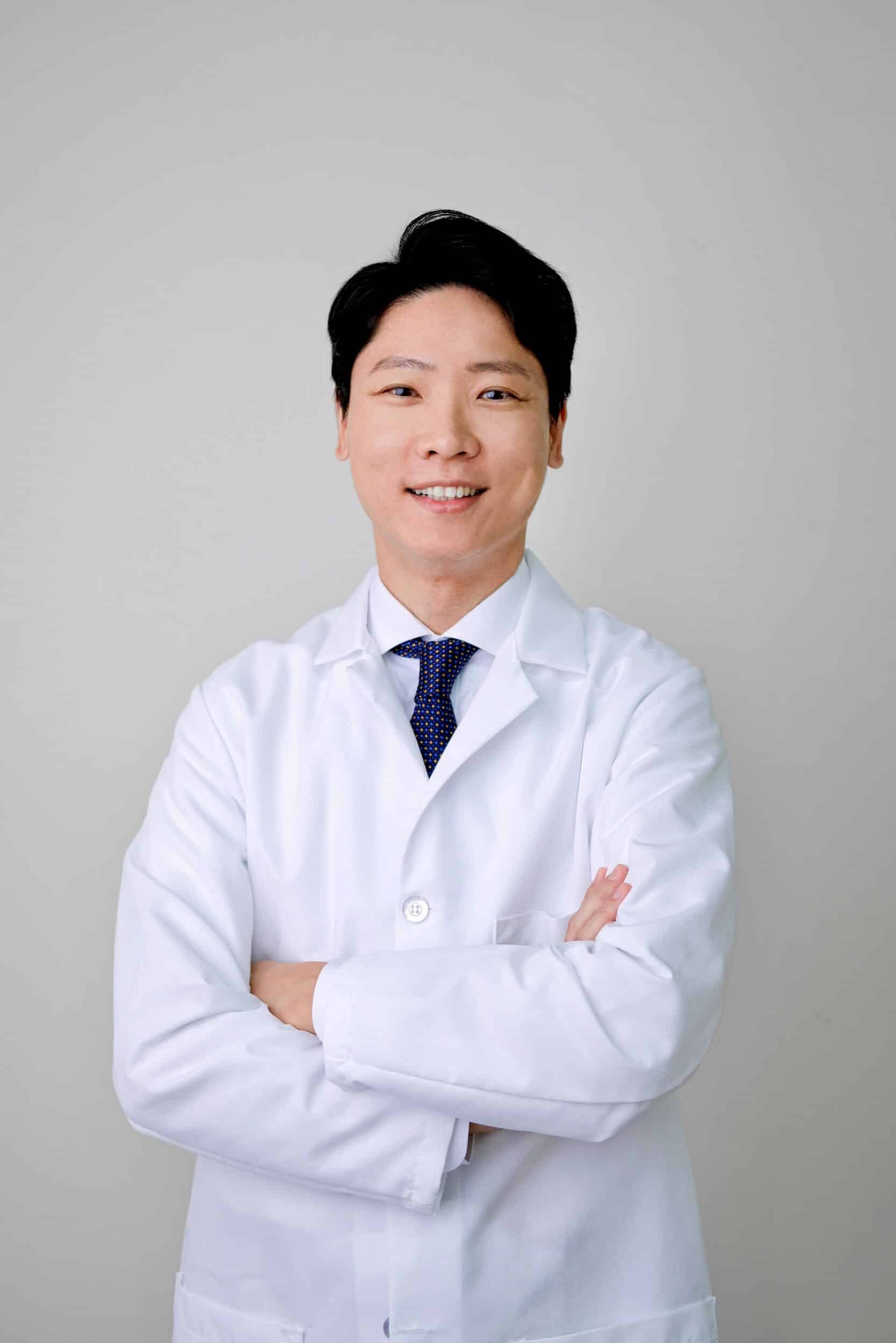 Dr Woo headshot website